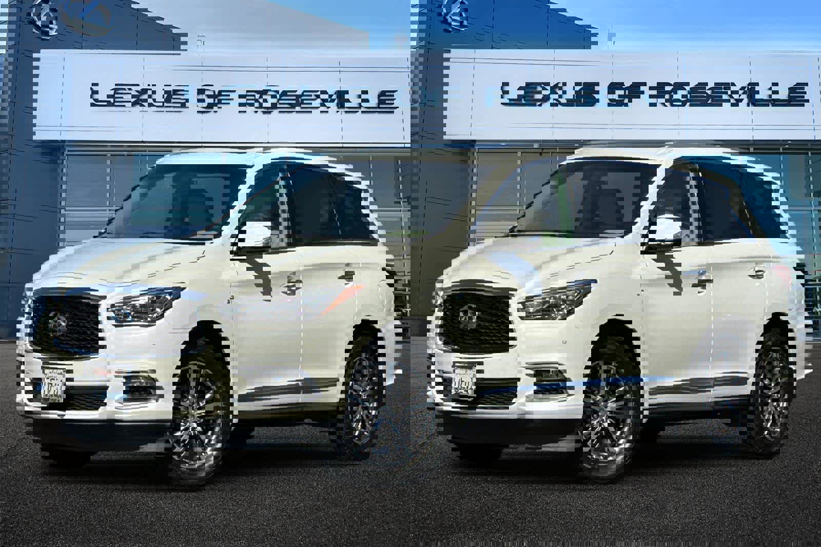 Used 2016 INFINITI QX60 FWD w/ Premium Plus Package