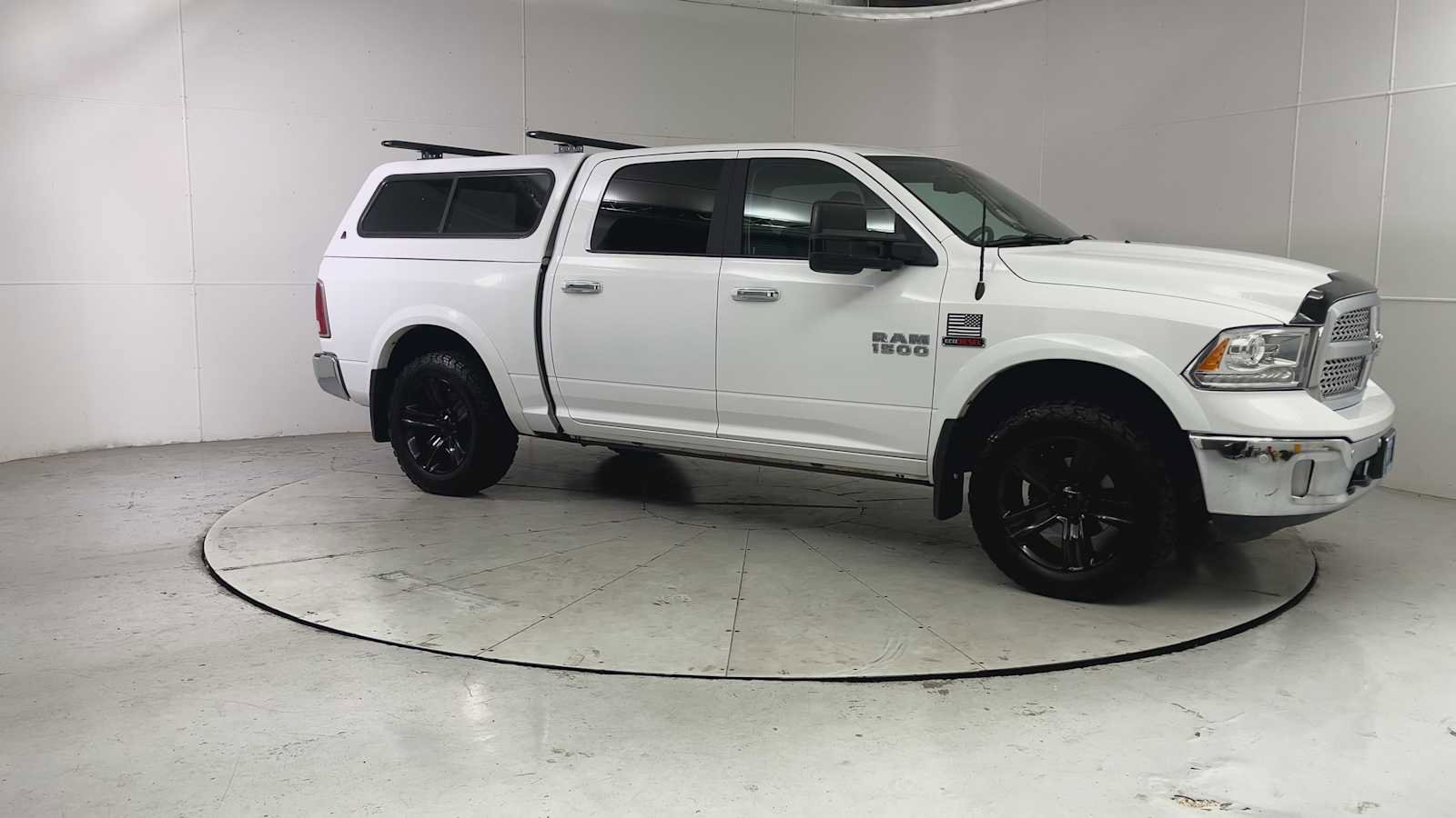 Used 2018 RAM 1500 Laramie w/ Convenience Group AWD/4WD image 8