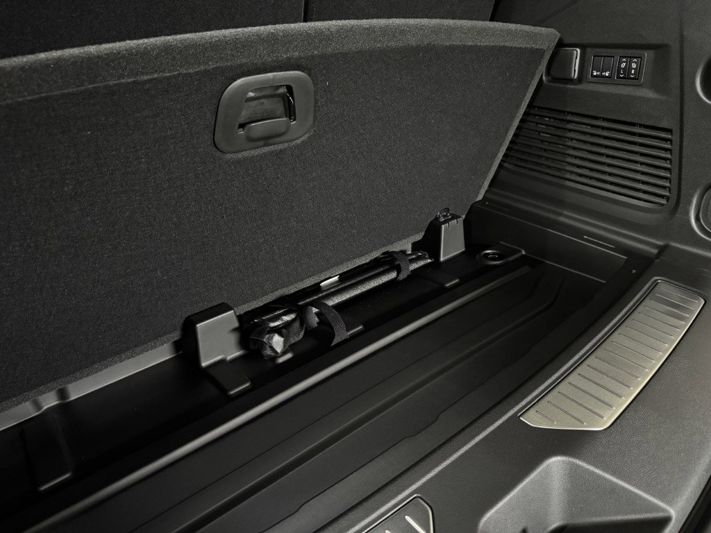 New 2026 GMC Yukon Denali w/ Sun & Power Step Package image 61