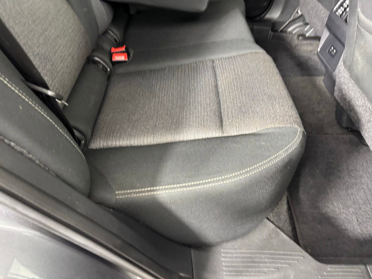 Used 2023 Nissan Rogue SV image 29