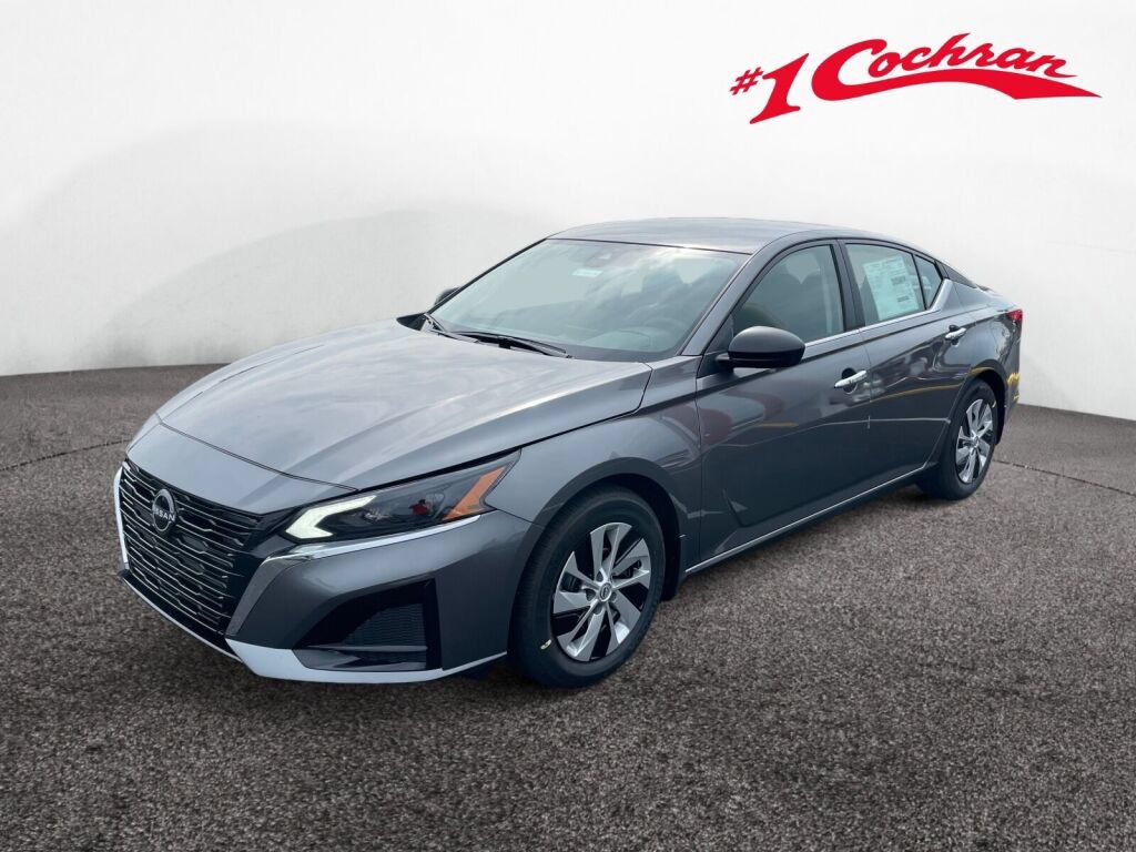 Used 2024 Nissan Altima 2.5 S FWD image 3