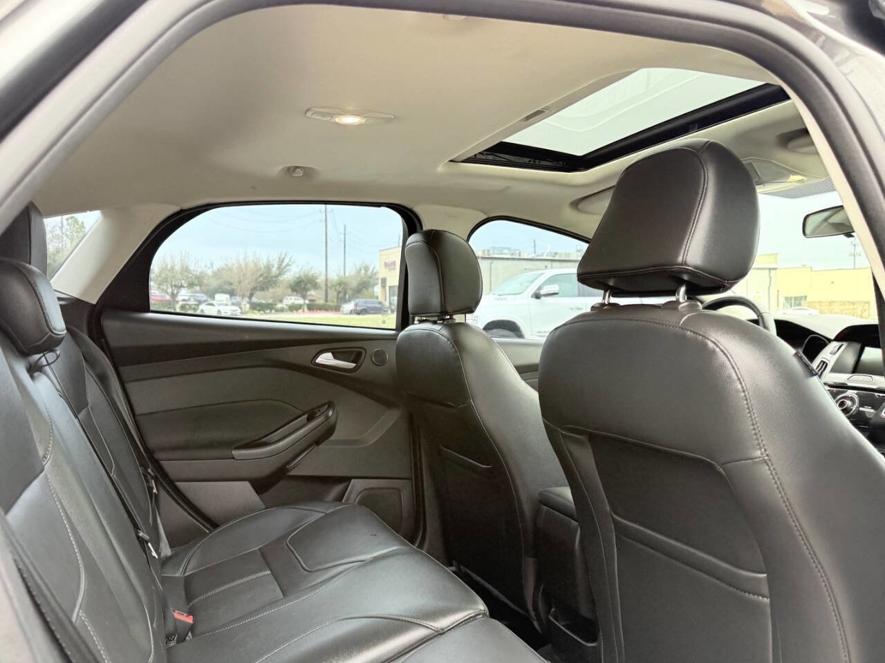 Used 2018 Ford Focus Titanium image 20