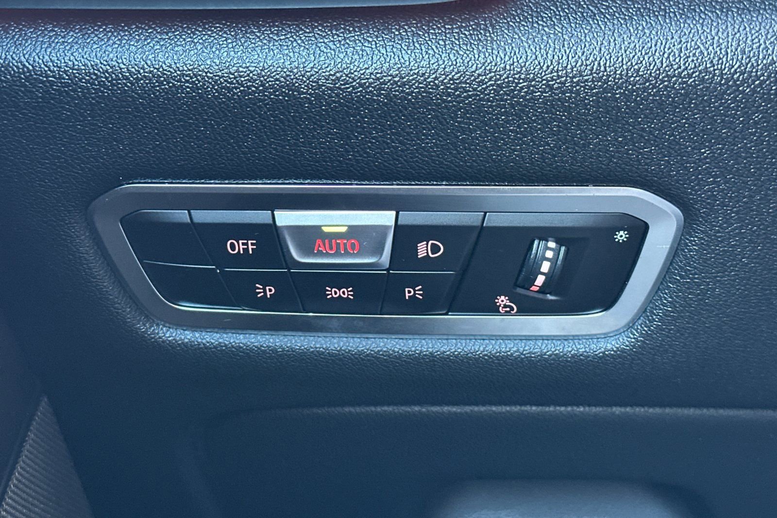 Used 2023 BMW X5 xDrive40i w/ Premium Package image 37