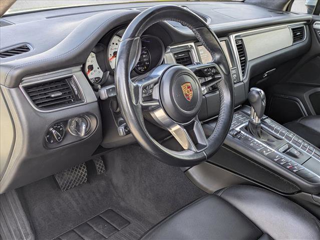 Used 2016 Porsche Macan Turbo image 10