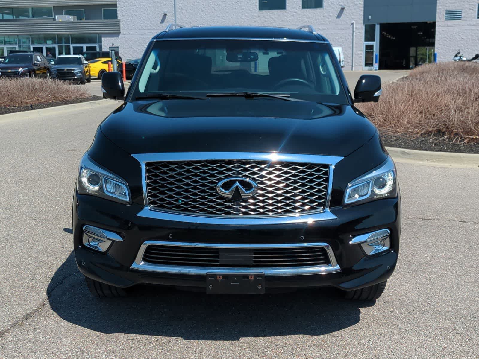 Used 2016 INFINITI QX80 4WD w/ Driver's Assistance Package image 3