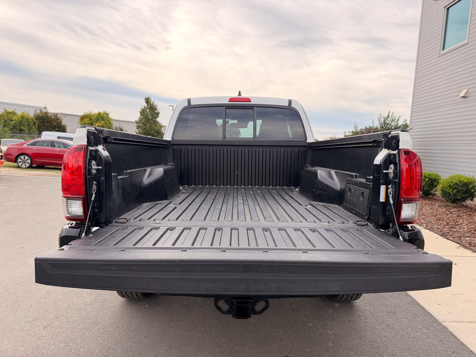 Used 2022 Toyota Tacoma SR5 AWD/4WD image 33