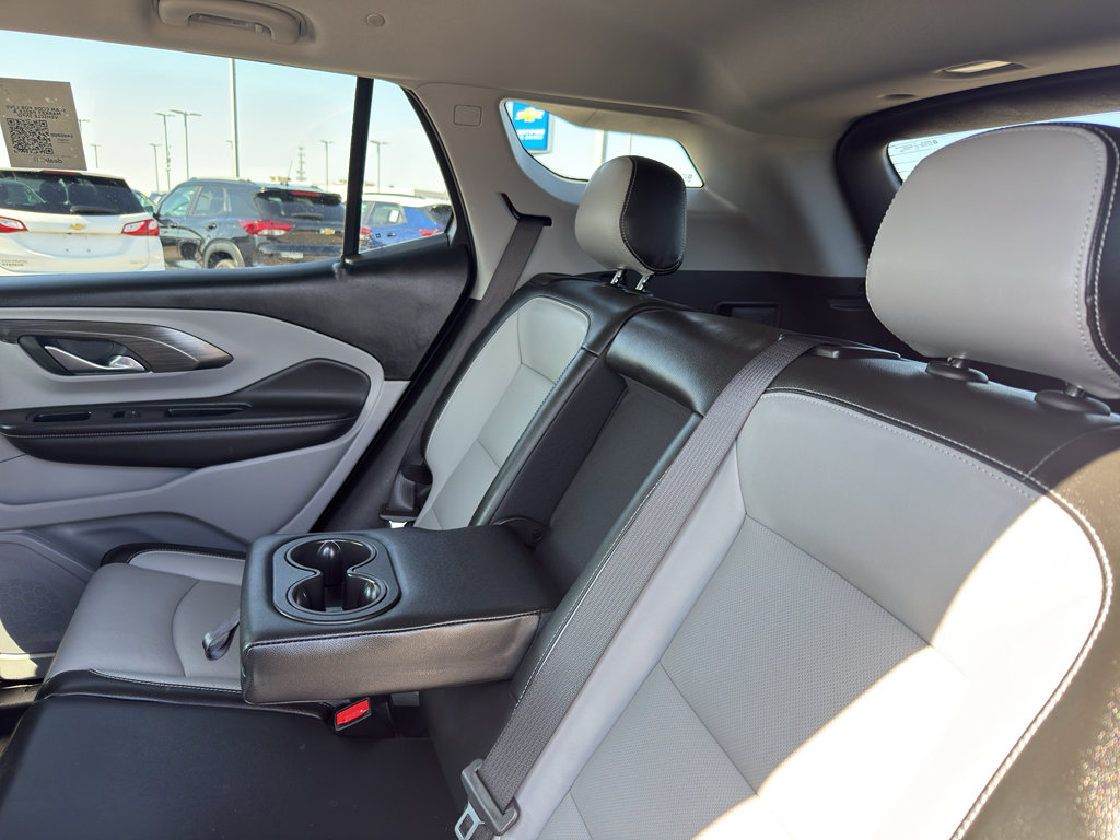 Used 2023 GMC Terrain SLT image 33
