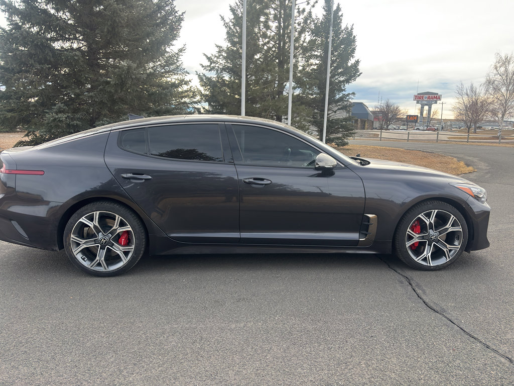 Used 2019 Kia Stinger GT2 image 2