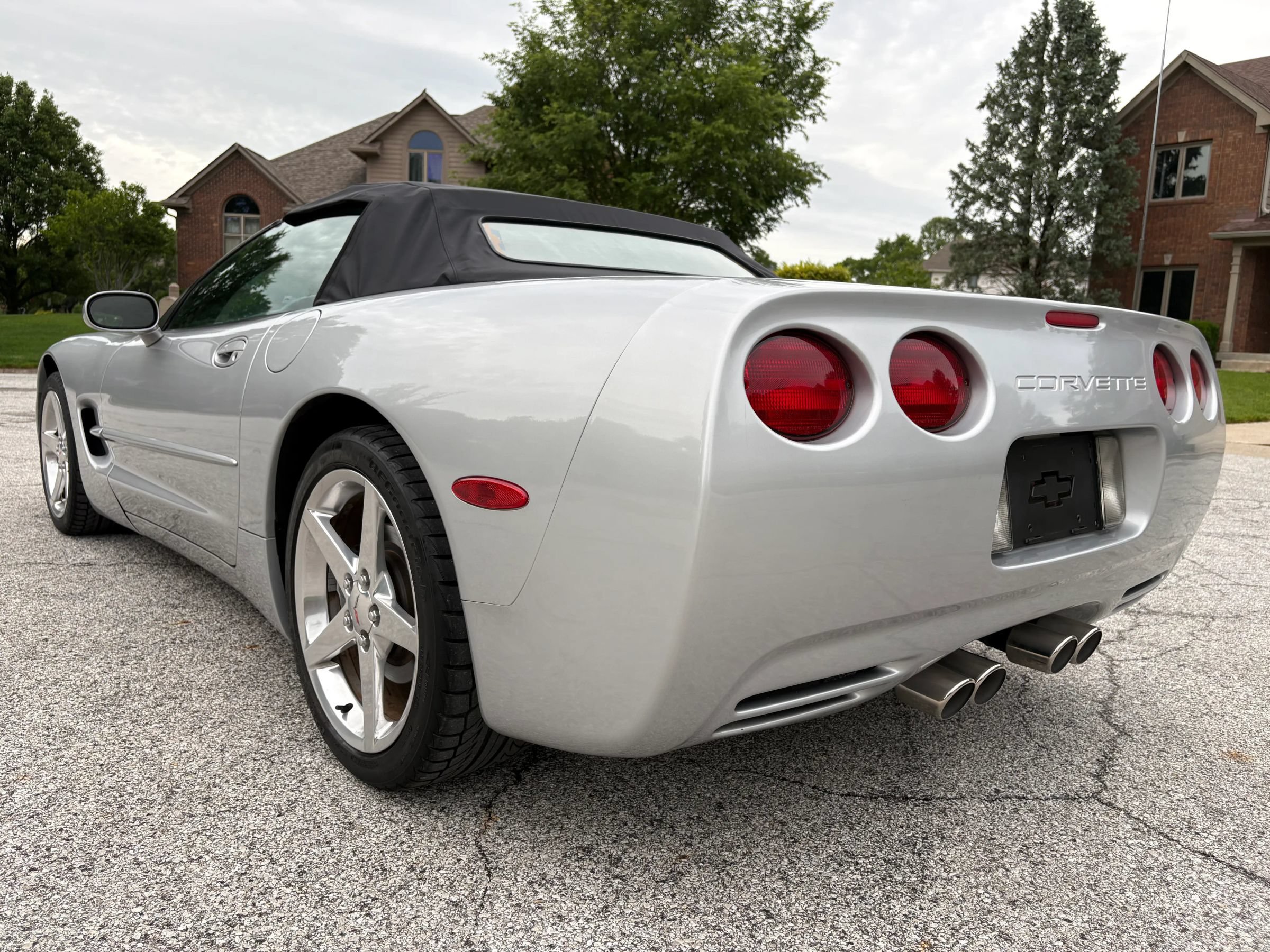 Used 1999 Chevrolet Corvette Convertible w/ Performance Handling Pkg RWD image 11