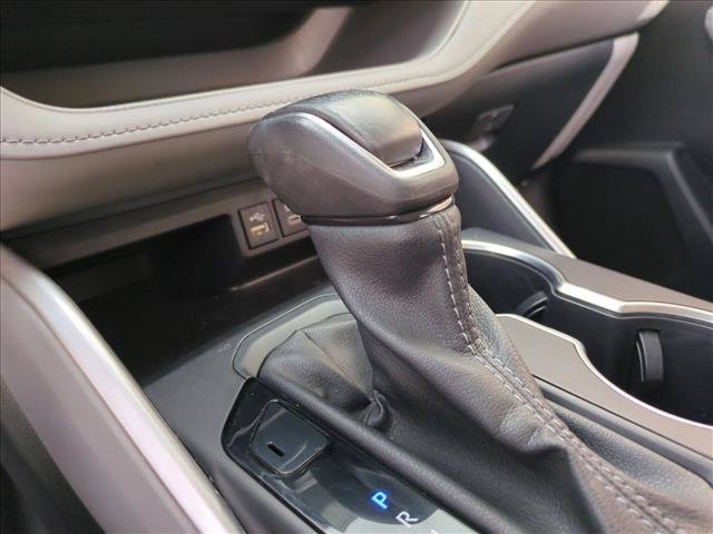 Used 2024 Toyota Highlander LE FWD image 12