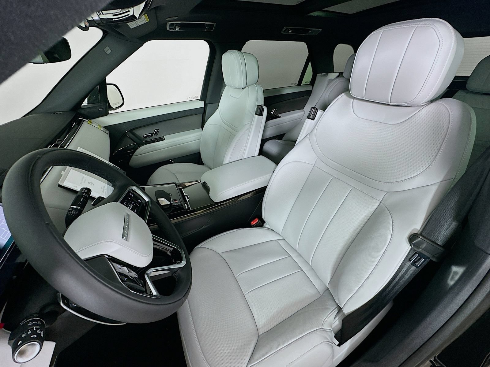 New 2026 Land Rover Range Rover Sport SE AWD/4WD image 33