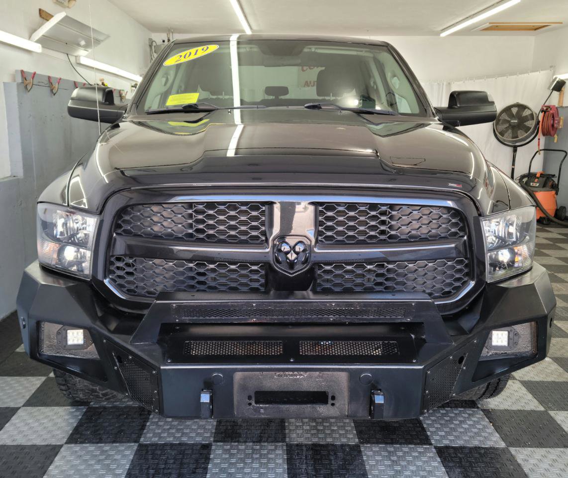 Used 2019 RAM 1500 Express w/ Express Value Package AWD/4WD image 2