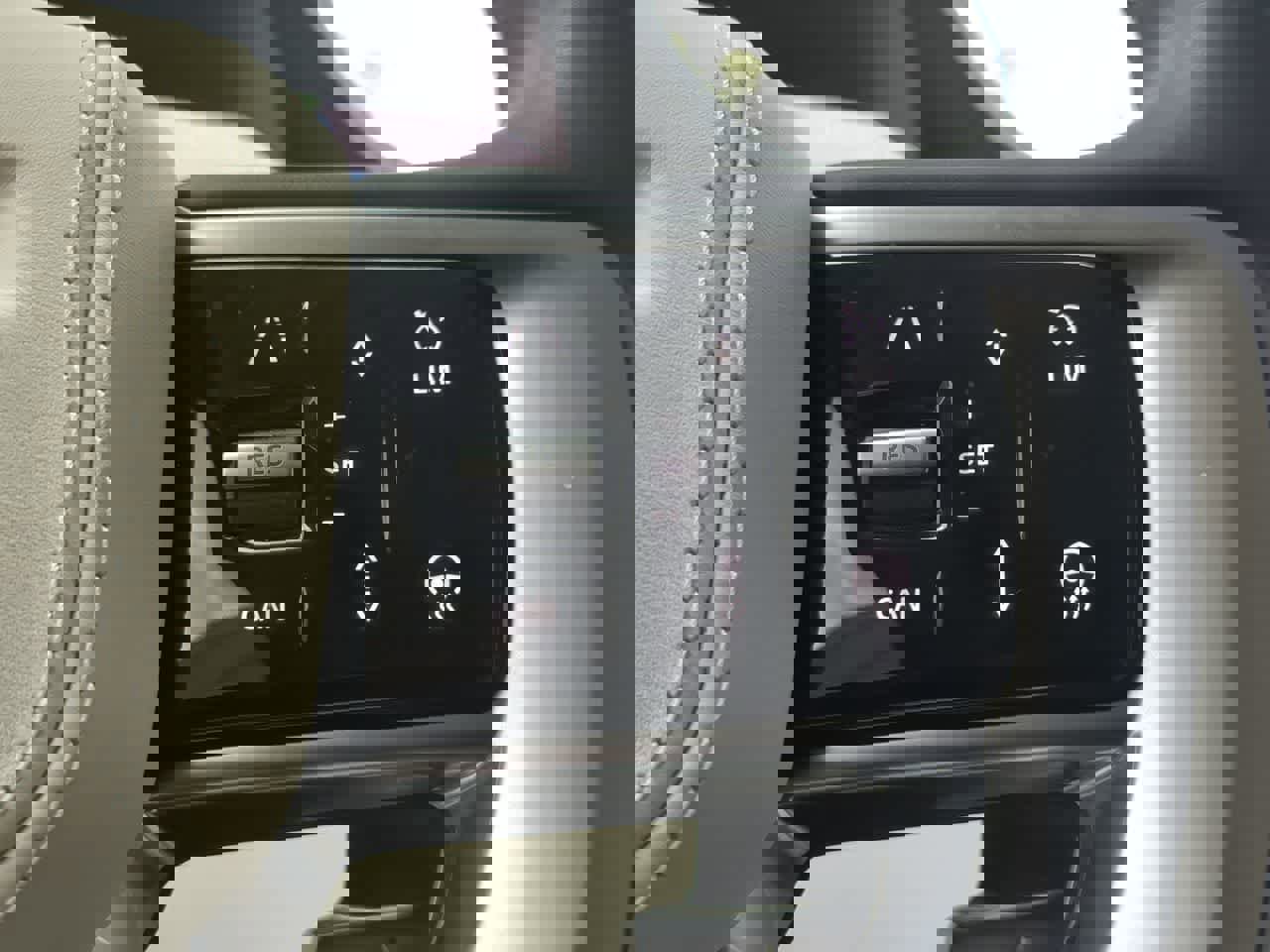 Certified 2025 Land Rover Range Rover Long Wheelbase SE image 27