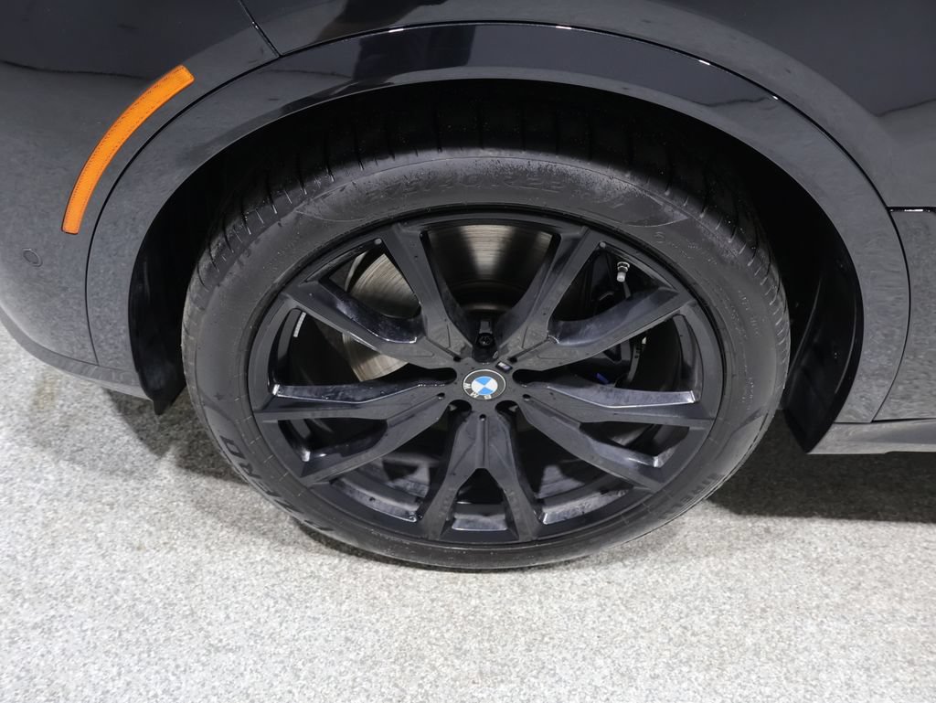 Used 2026 BMW X7 M60i AWD/4WD image 8