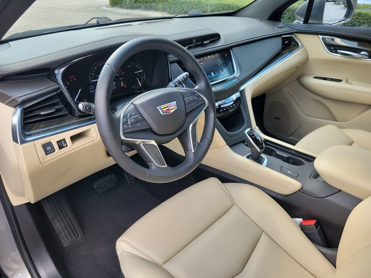 Used 2019 Cadillac XT5 FWD image 16