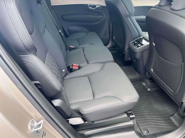 Used 2026 Volvo XC90 B6 Plus w/ Protection Package AWD/4WD image 16