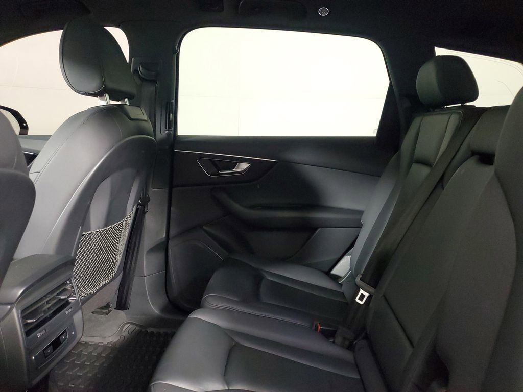 Used 2023 Audi Q7 2.0T Premium w/ Convenience Package image 12