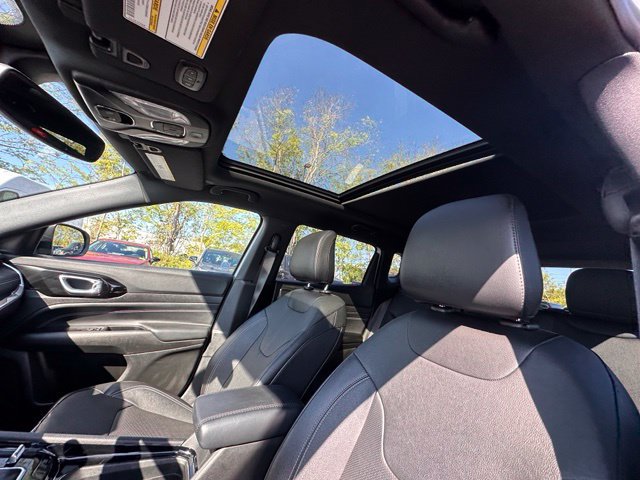 Used 2023 Jeep Compass High Altitude w/ Driver Assist Group I AWD/4WD image 27