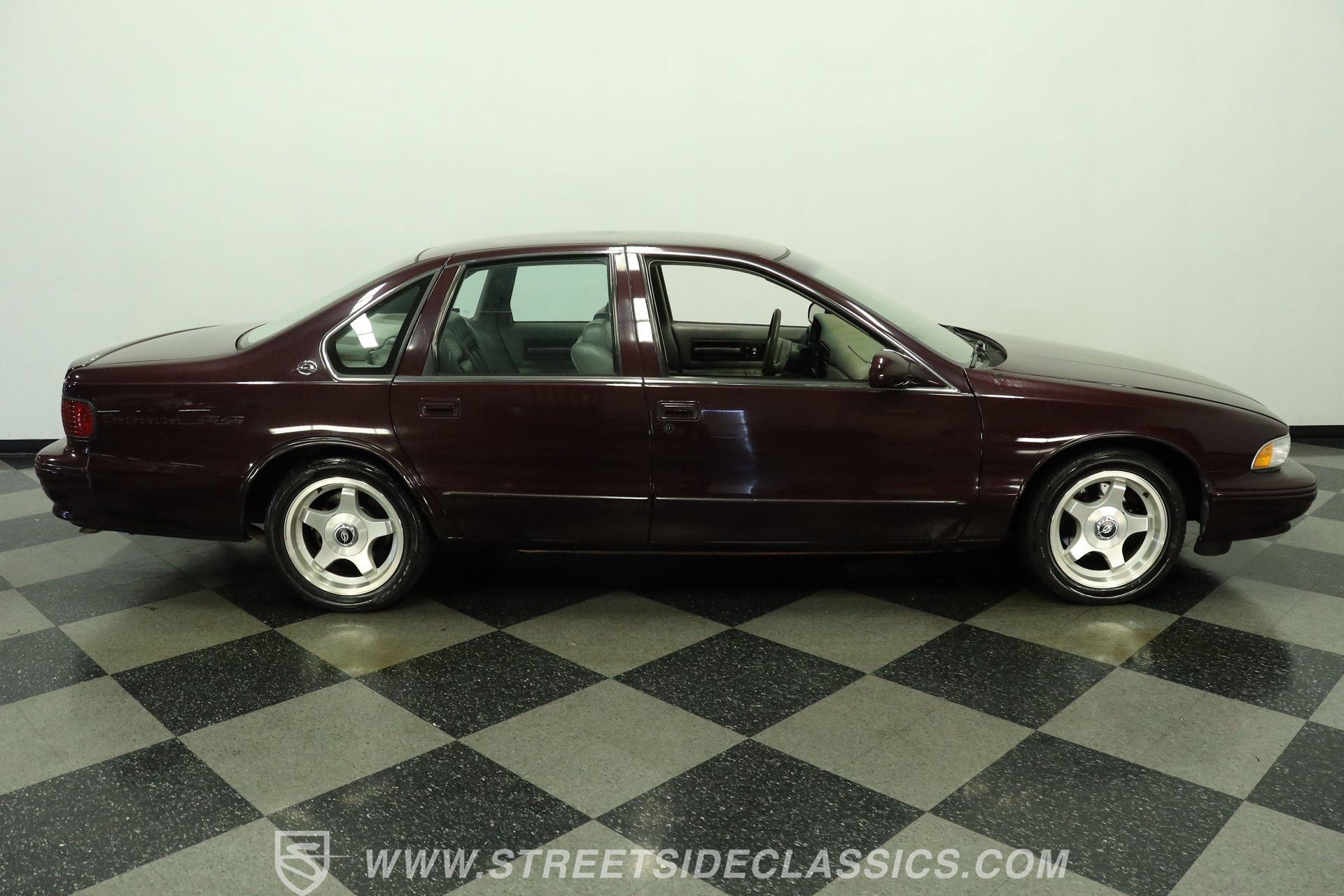 Used 1996 Chevrolet Impala SS RWD image 13