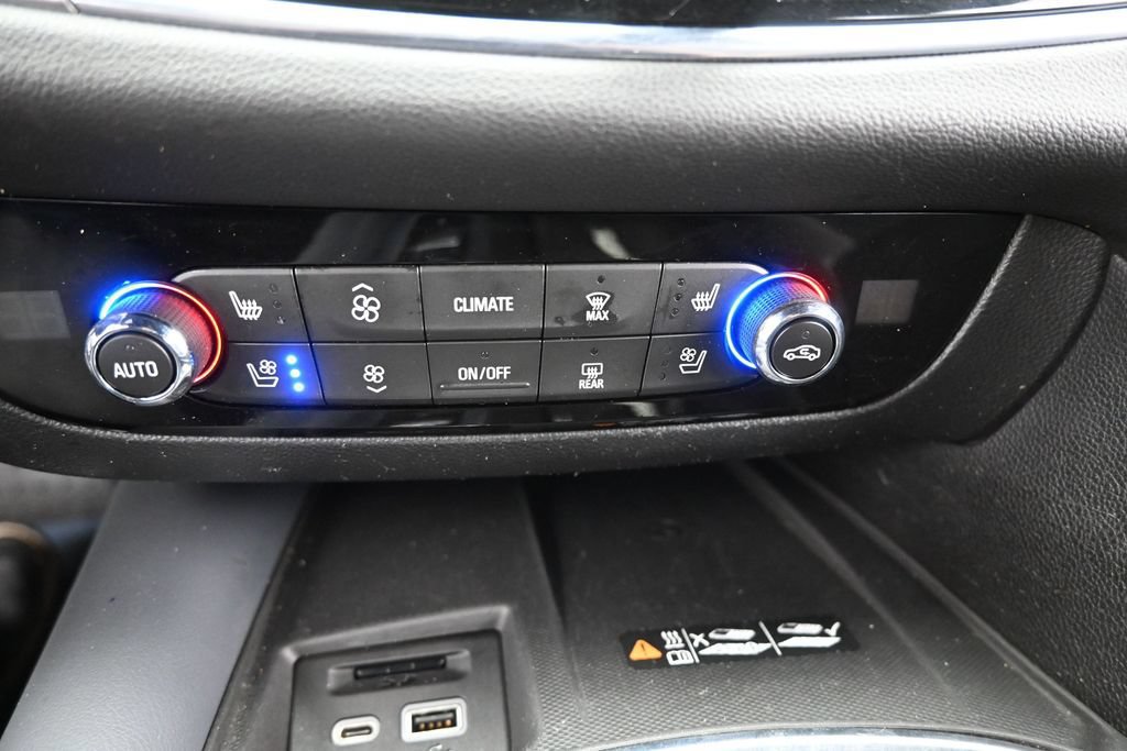 Used 2022 Buick Enclave Premium FWD image 30