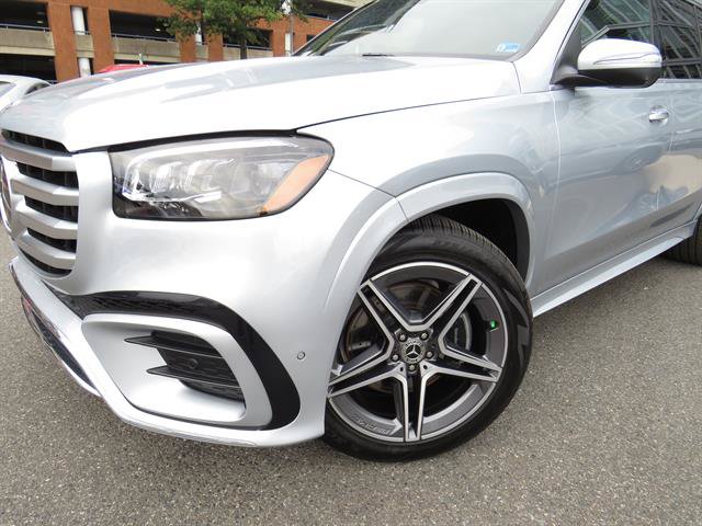 Used 2025 Mercedes-Benz GLS 450 4MATIC w/ AMG Line Exterior image 27