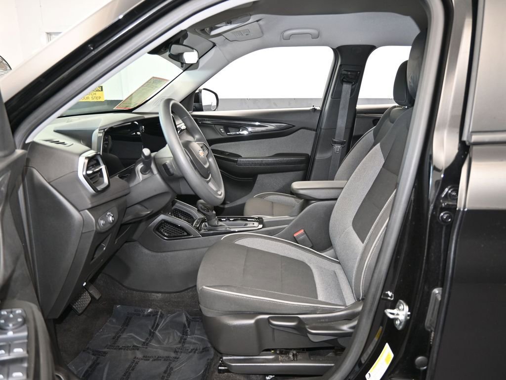 Used 2024 Chevrolet TrailBlazer LT image 11