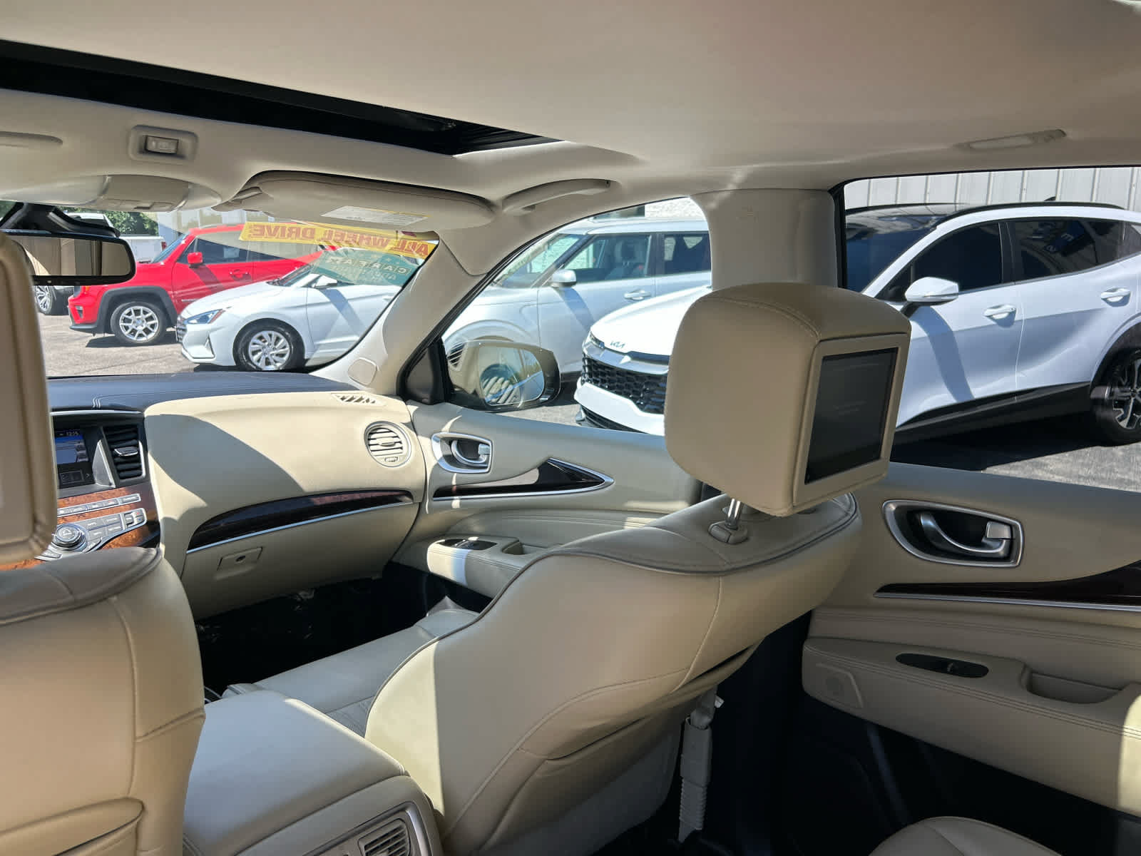 Used 2018 INFINITI QX60 Luxe w/ Deluxe Technology Package AWD/4WD image 27