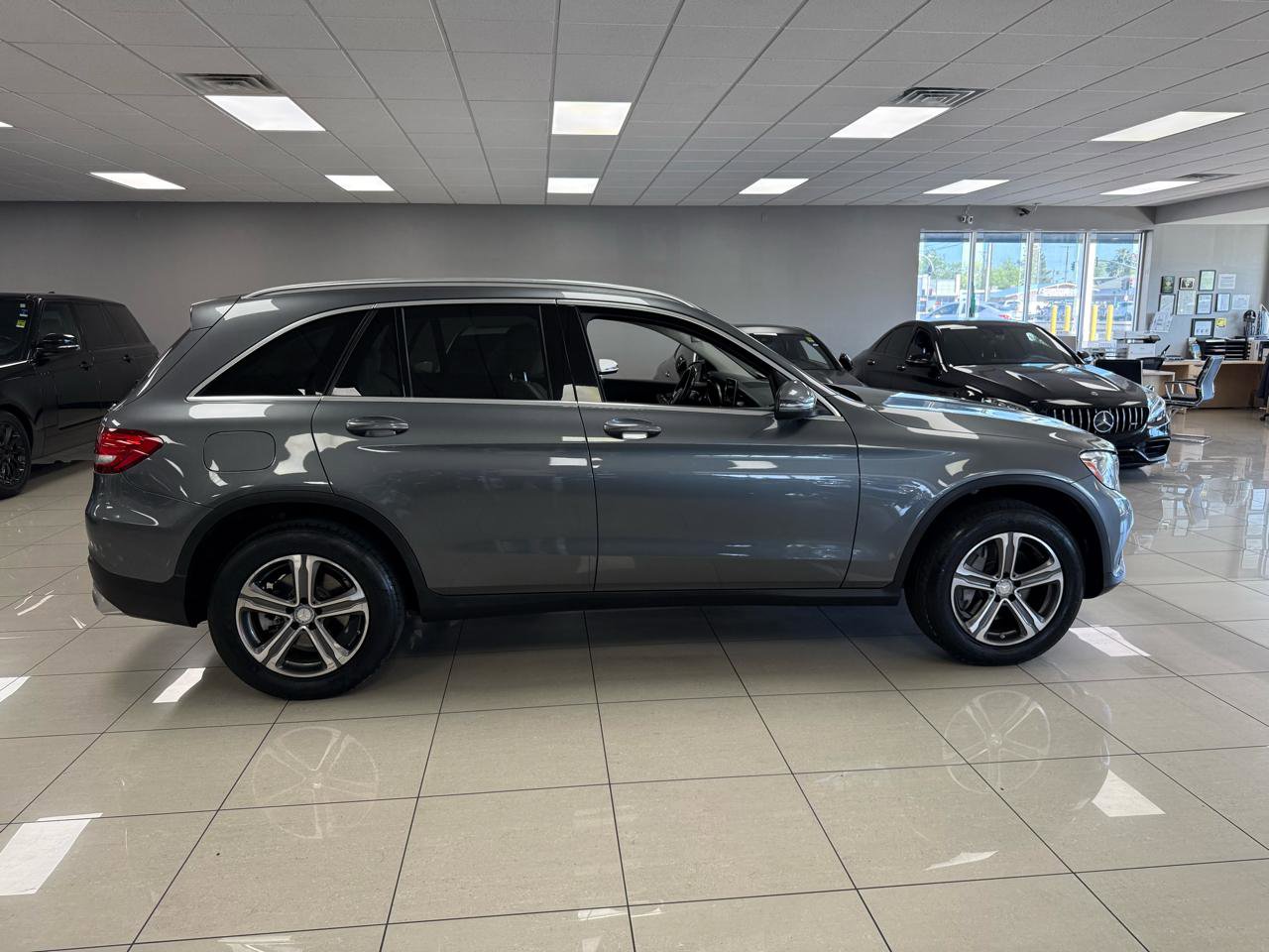 Used 2017 Mercedes-Benz GLC 300 4MATIC image 6