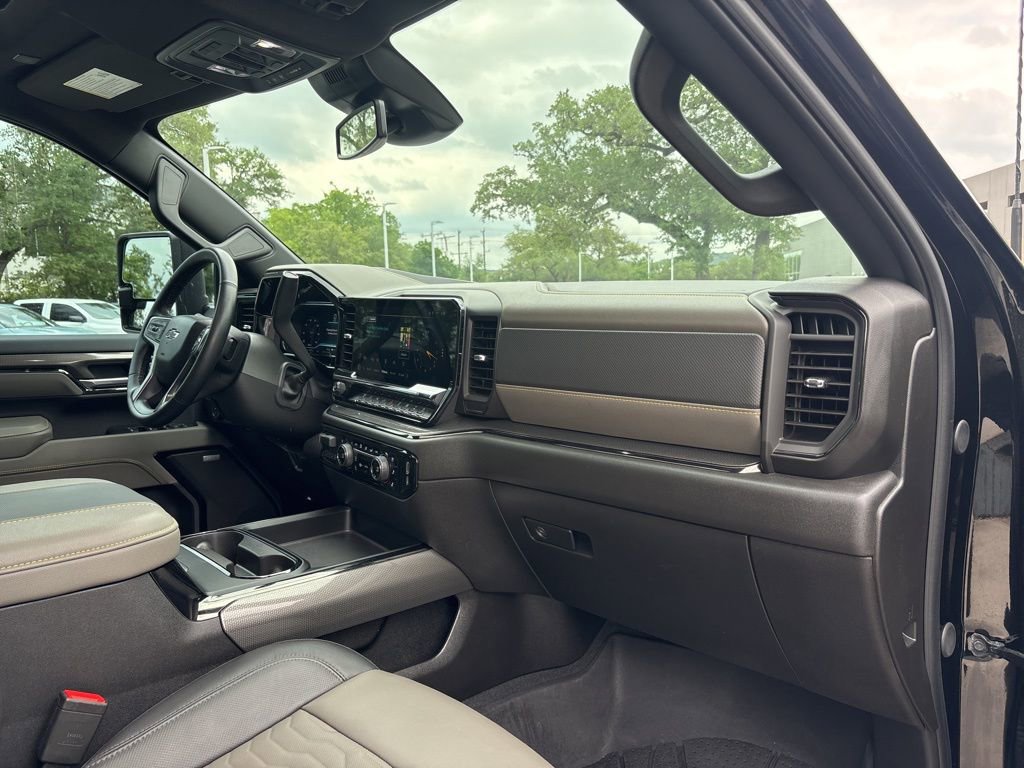 Used 2025 Chevrolet Silverado 2500 ZR2 AWD/4WD image 15