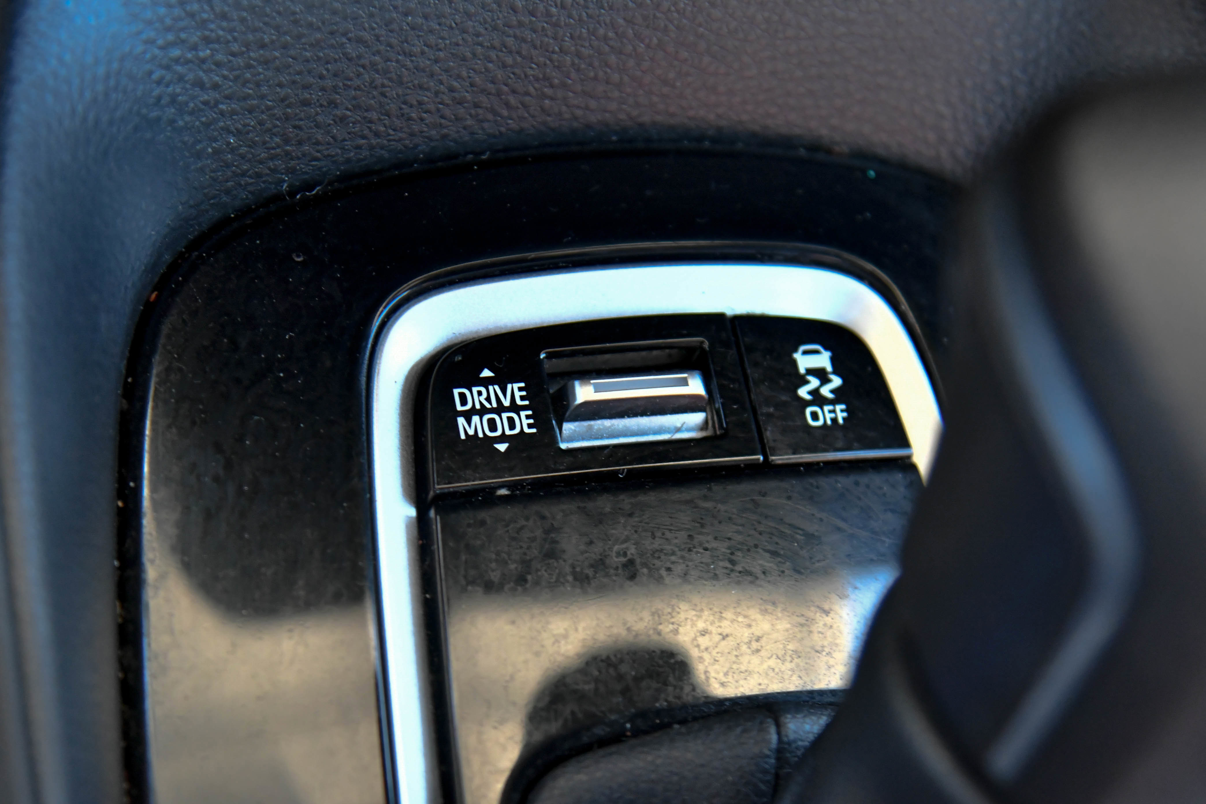 Used 2023 Toyota Corolla SE w/ SE Premium Package FWD image 26