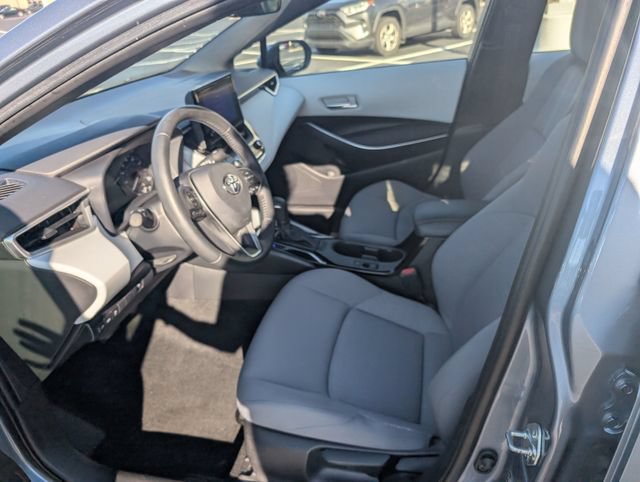 Used 2025 Toyota Corolla SE w/ Convenience Package FWD image 13