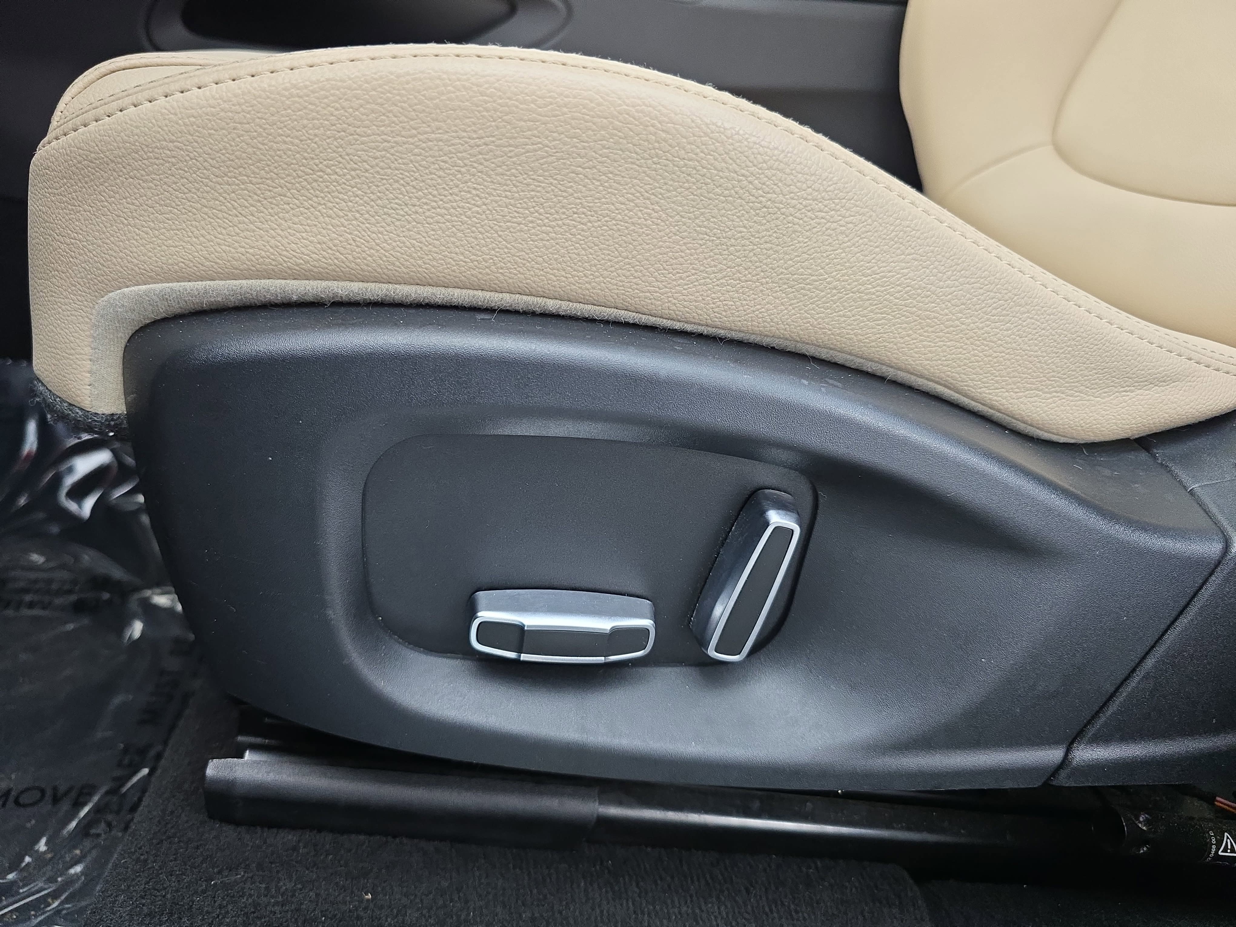 Used 2019 Jaguar F-PACE Premium AWD/4WD image 28
