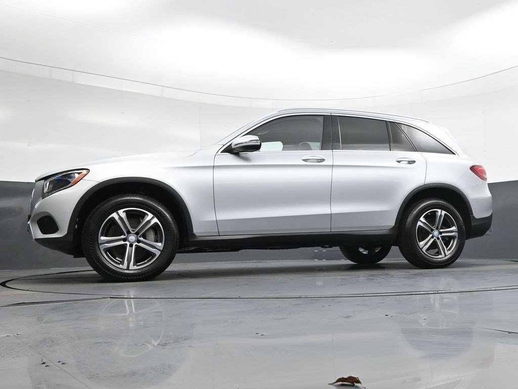Used 2016 Mercedes-Benz GLC 300 4MATIC w/ Premium Package image 31