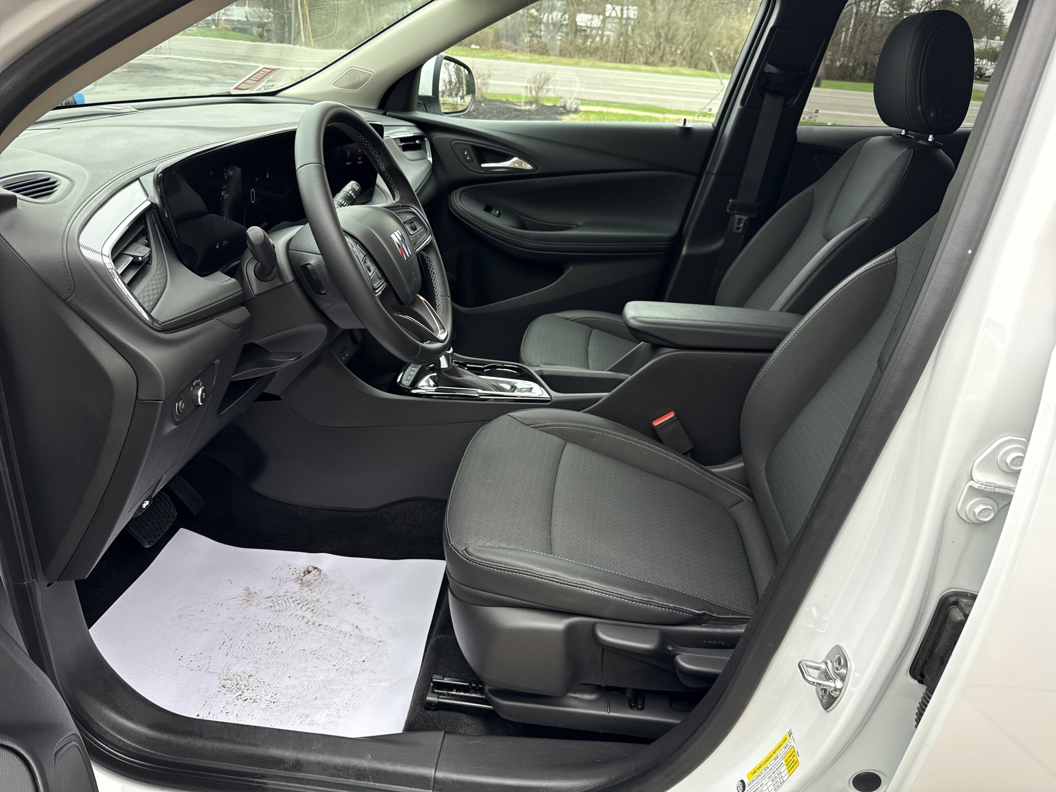 Used 2025 Buick Encore GX Preferred image 12