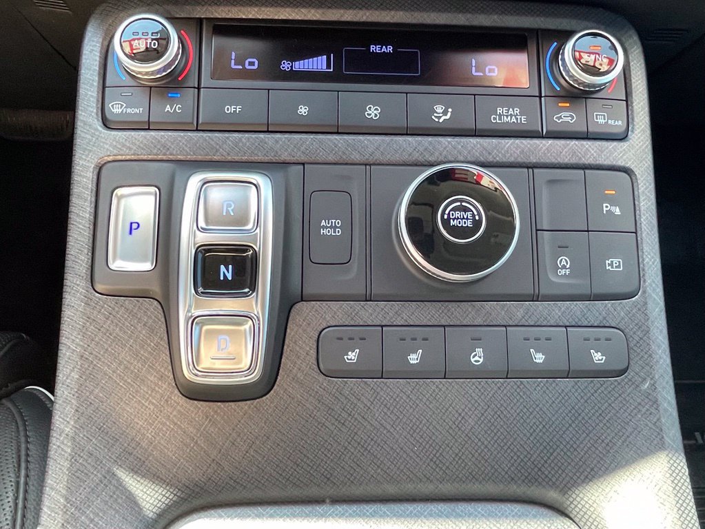 Certified 2024 Hyundai Palisade Limited FWD image 17