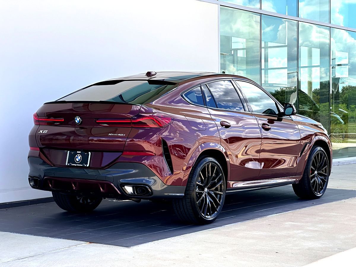 New 2026 BMW X6 xDrive40i w/ Climate Comfort Package image 4