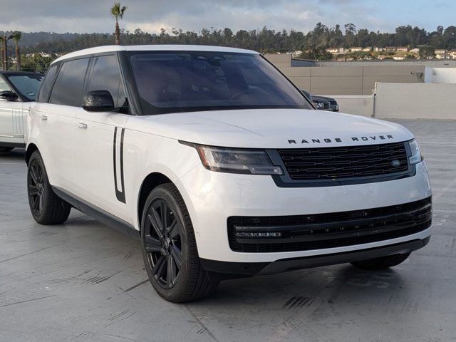 Used 2023 Land Rover Range Rover Long Wheelbase SE image 3