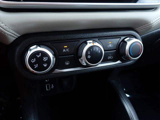 Used 2020 Nissan Versa SV FWD image 17