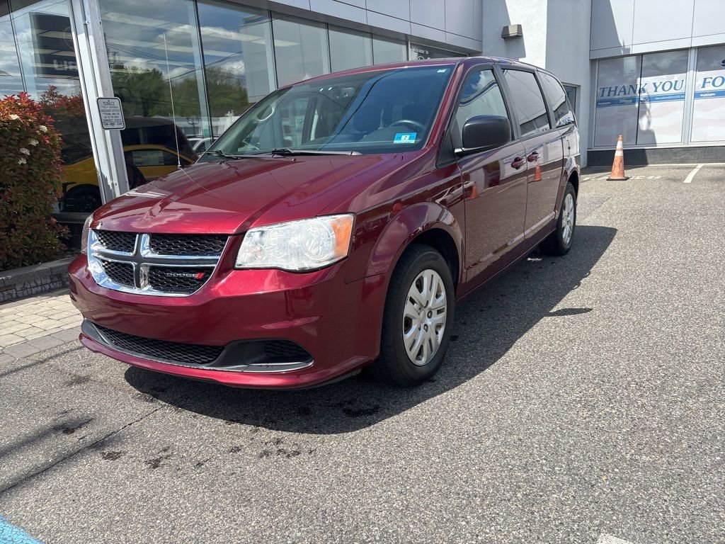 Used 2018 Dodge Grand Caravan SE w/ UConnect Hands-Free Group FWD image 2