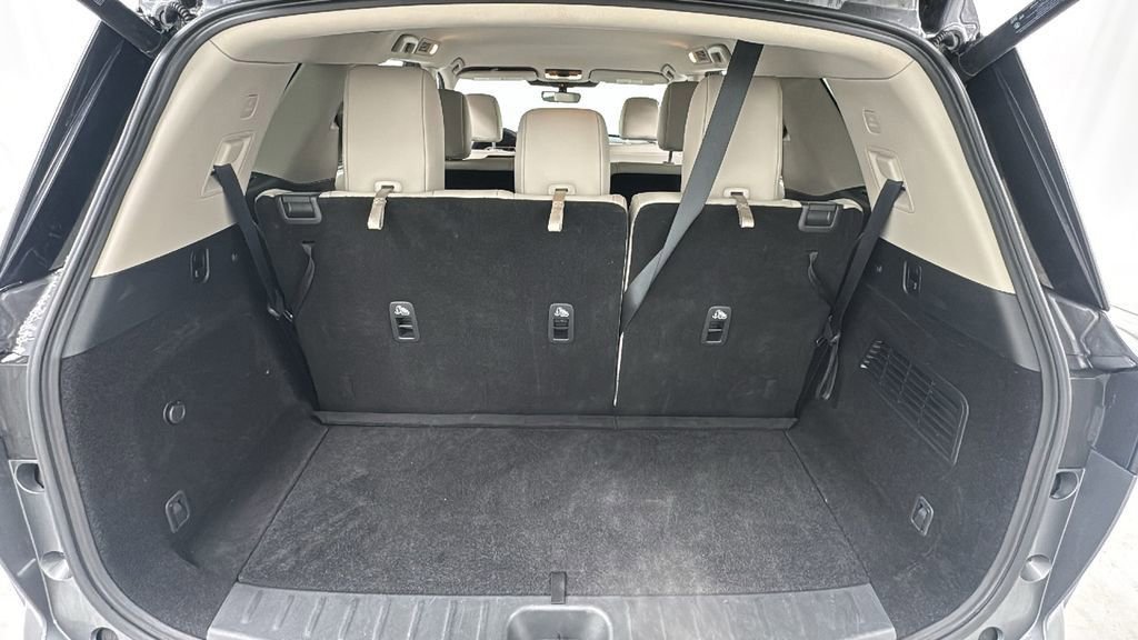 Used 2025 Nissan Pathfinder SL image 17