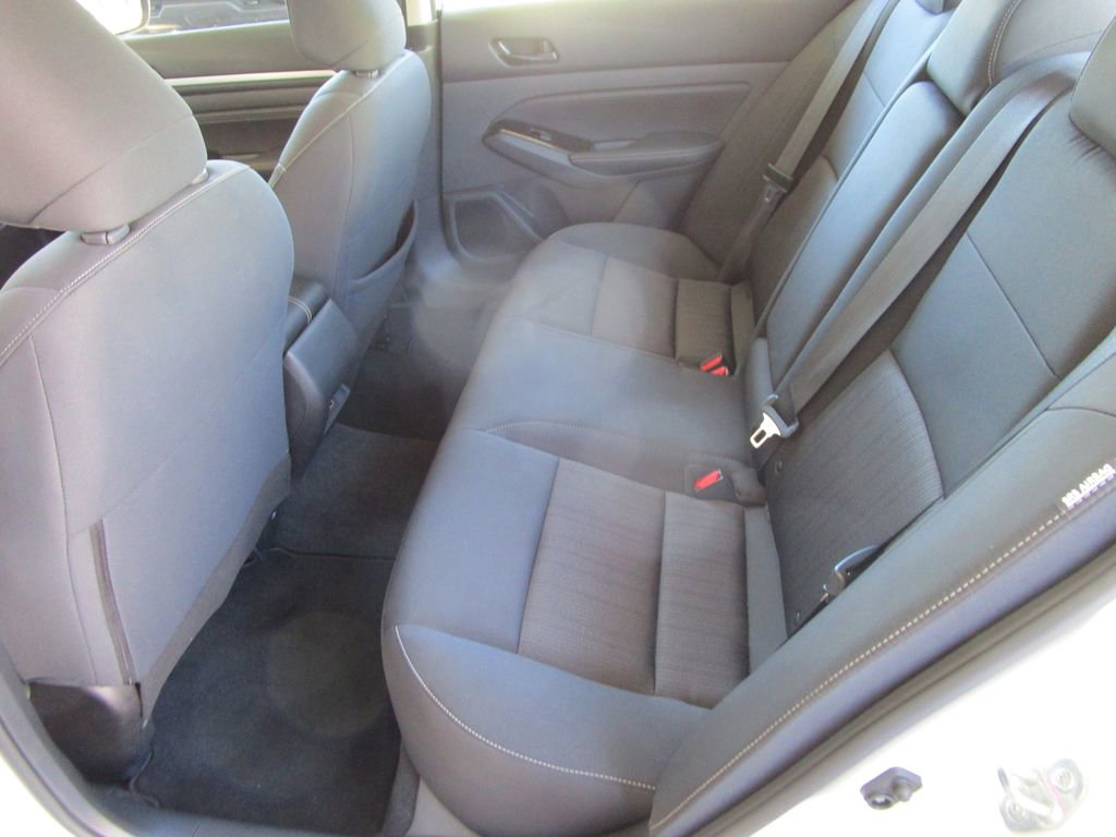 Used 2023 Nissan Altima 2.5 SV w/ SV Premium Package image 15