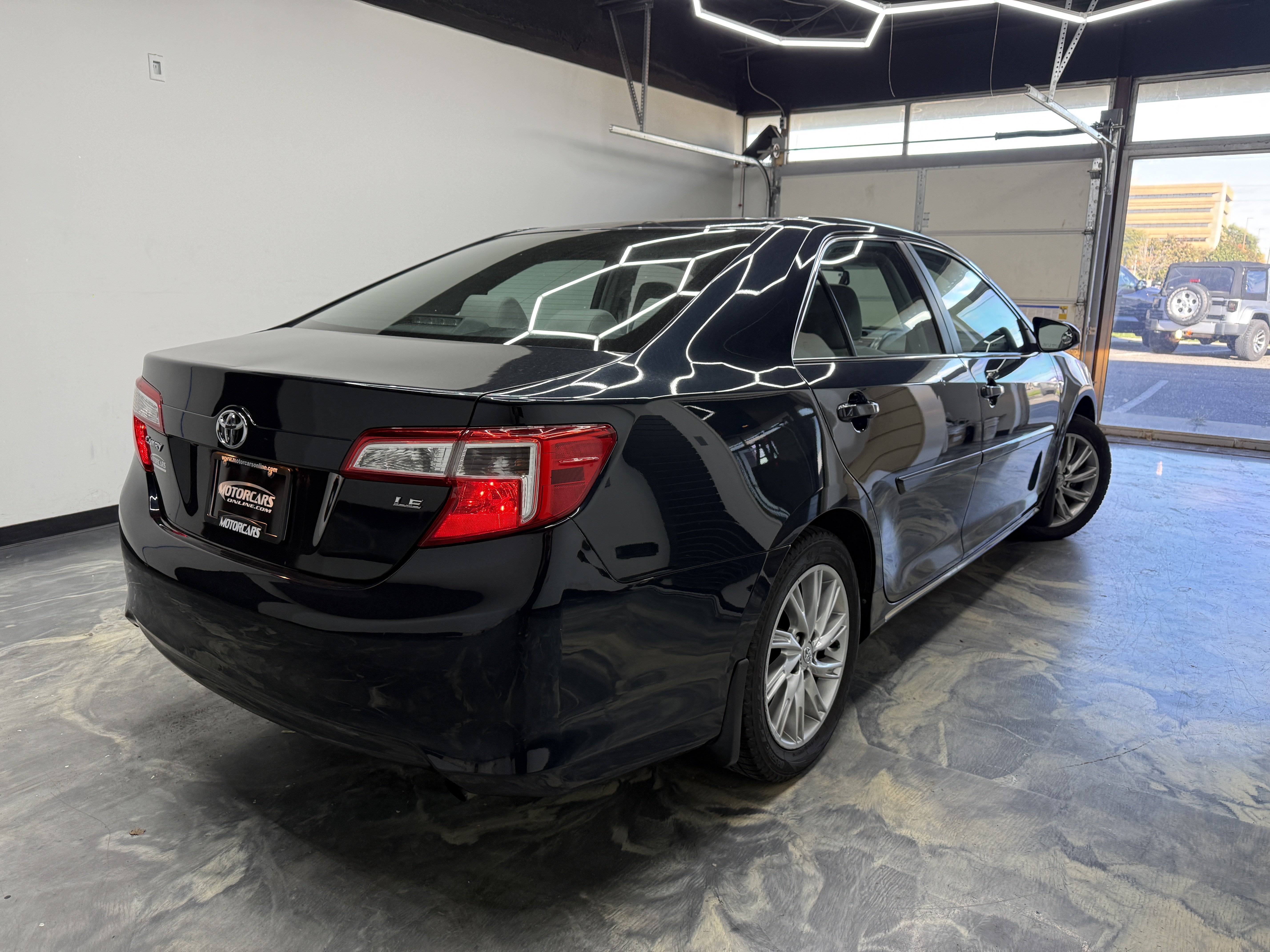 Used 2013 Toyota Camry LE FWD image 5