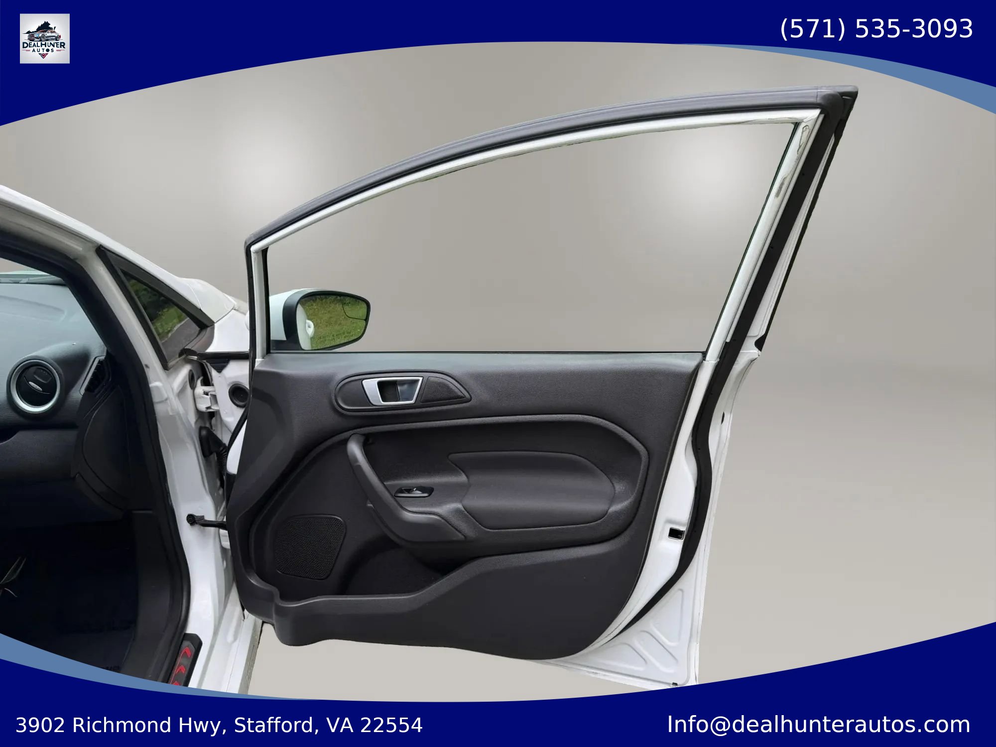 Used 2015 Ford Fiesta ST FWD image 10