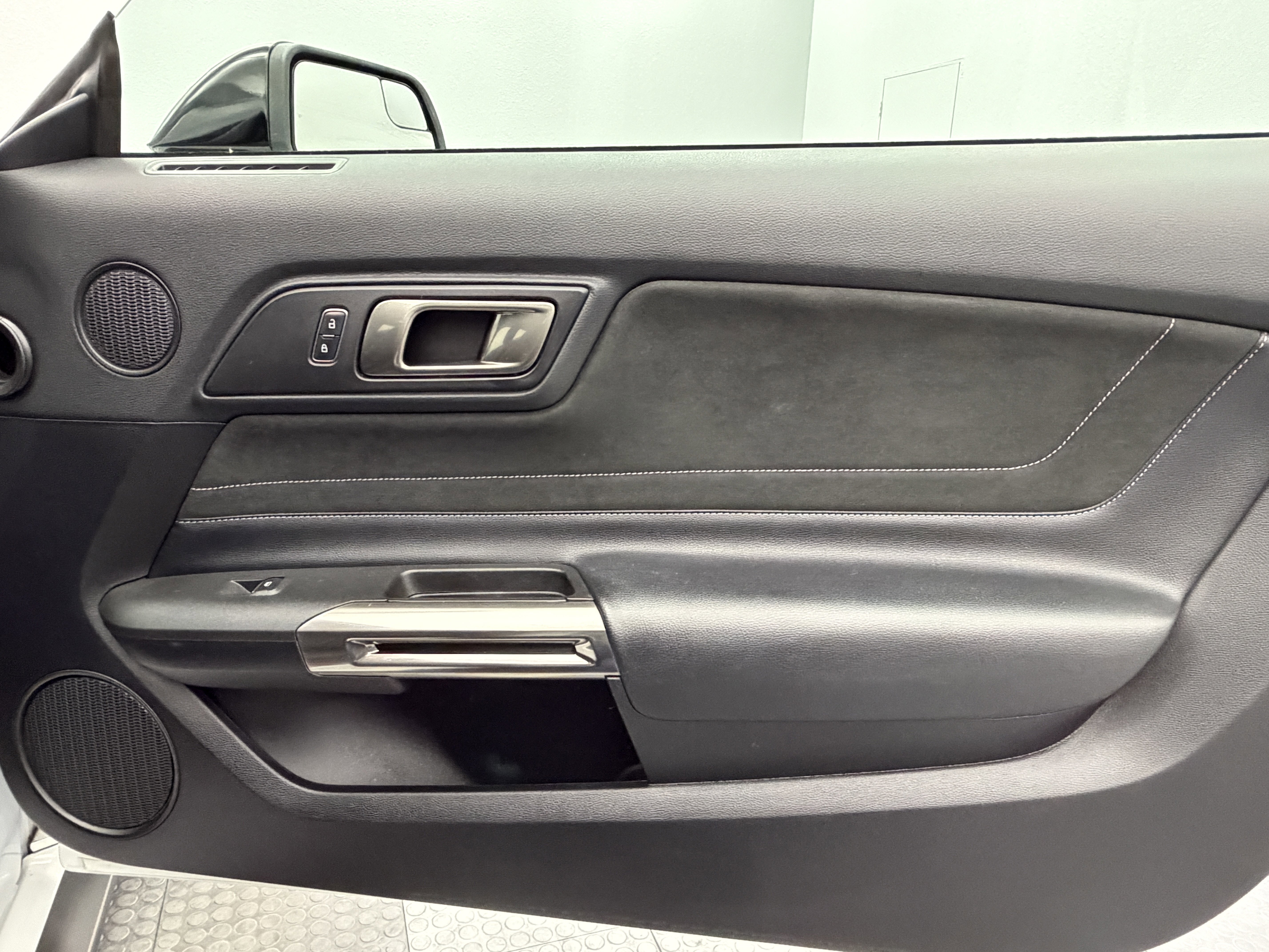 Used 2017 Ford Mustang Shelby GT350 image 74