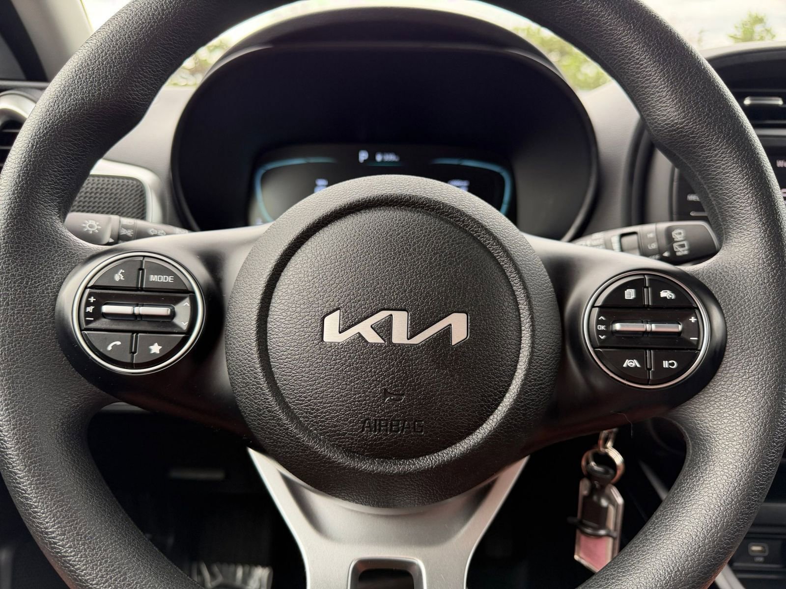 Used 2025 Kia Soul LX w/ LX Technology Package image 25