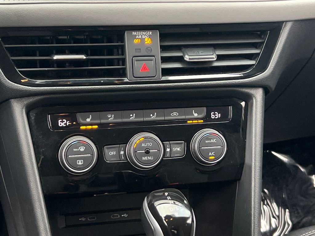 Used 2024 Volkswagen Taos SE image 25