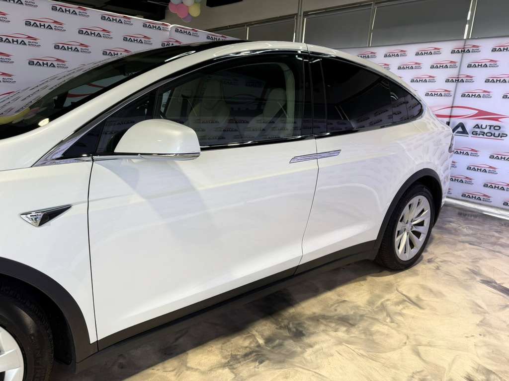 Used 2017 Tesla Model X 75D AWD/4WD image 6