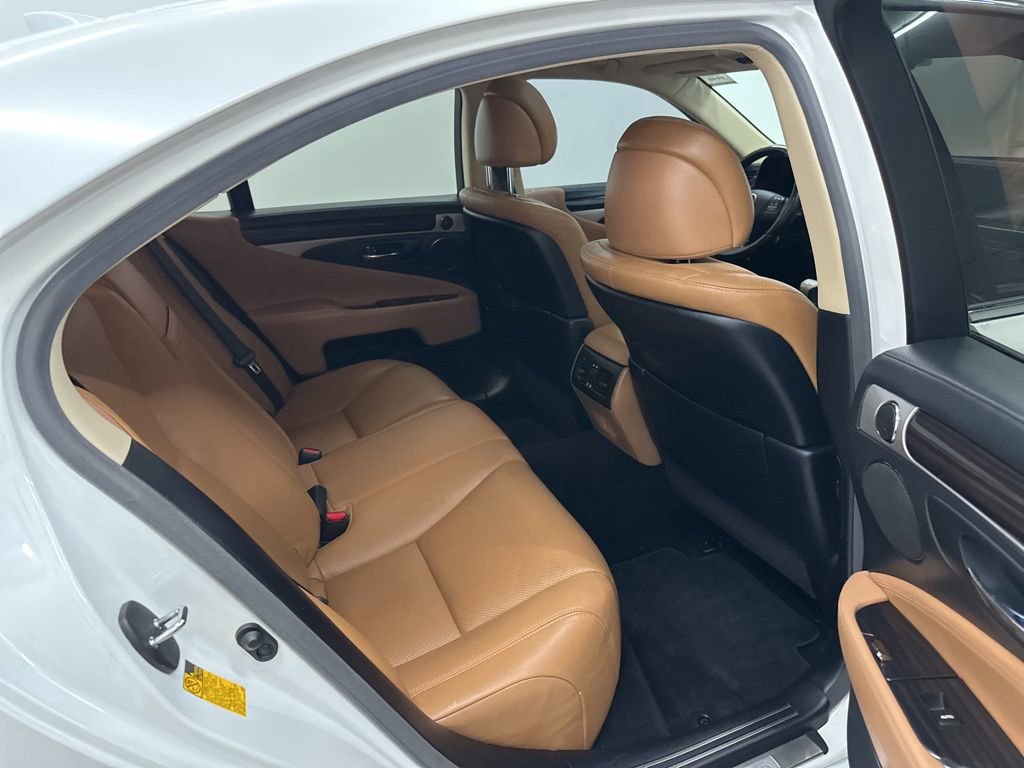 Used 2014 Lexus LS 460 AWD w/ Comfort Package image 27