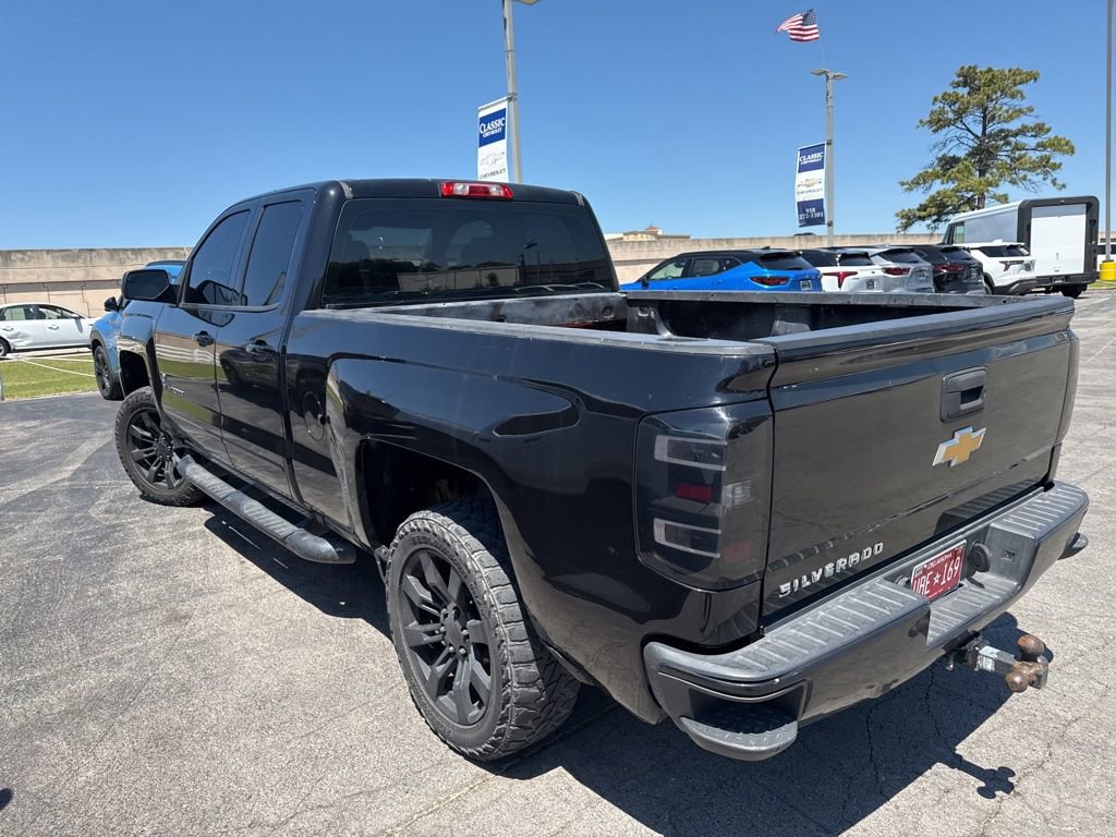 Used 2017 Chevrolet Silverado 1500 LT w/ LPO, Black Pack AWD/4WD image 10