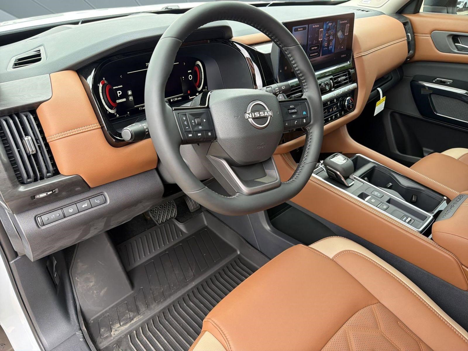 New 2026 Nissan Pathfinder Platinum image 4